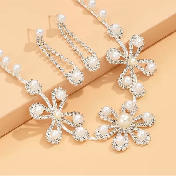 Jewelry - Flower Jewelry Set